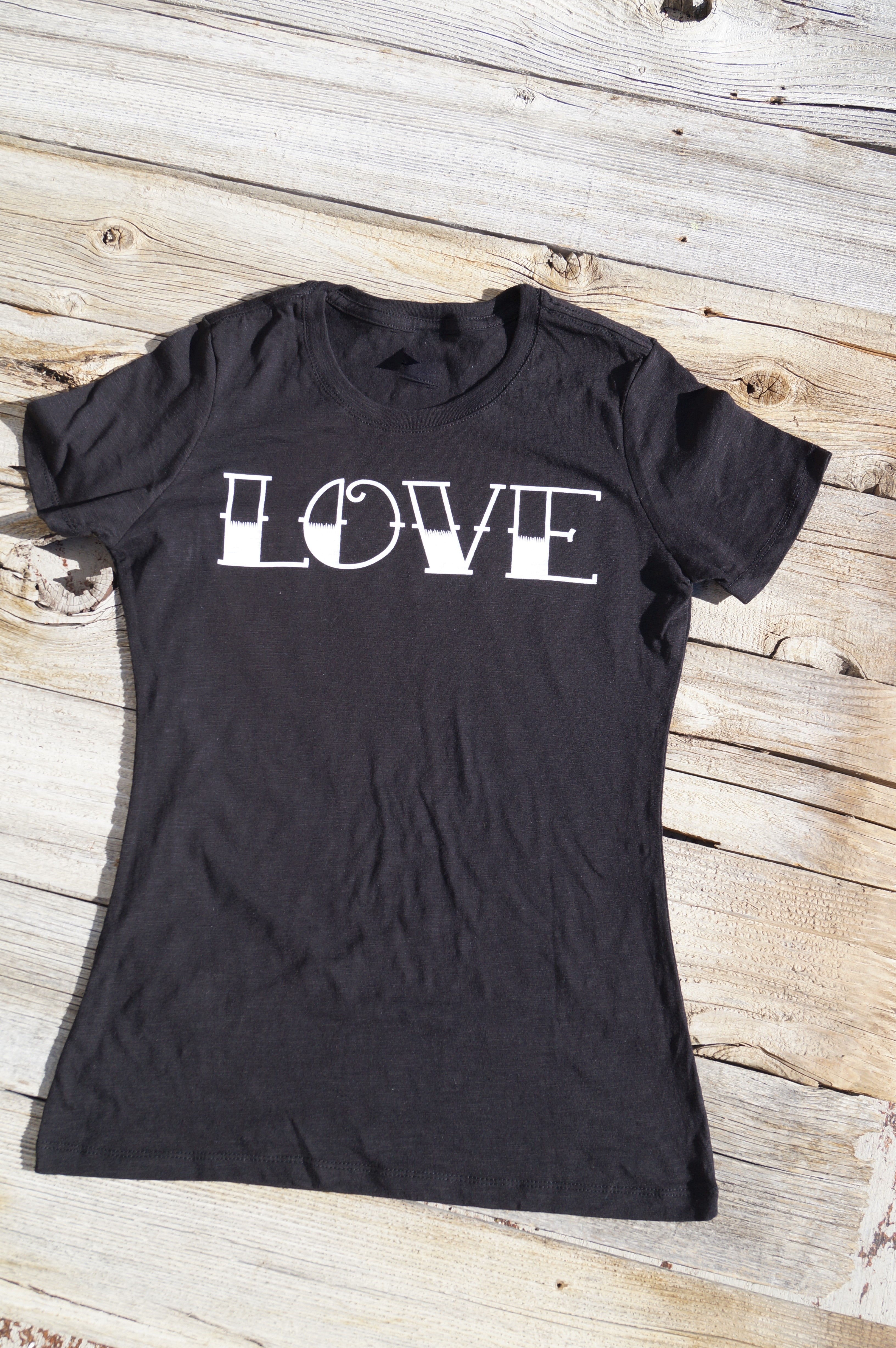 Love T-Shirt – Fishes Streetwear, Inc.